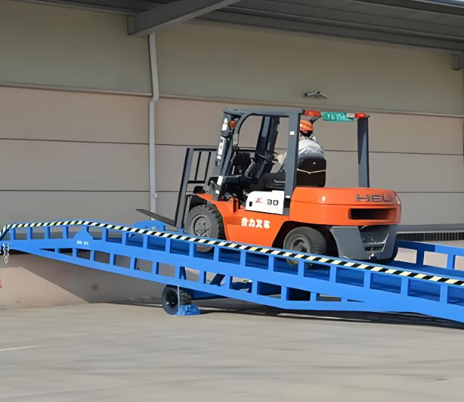 如皋移动式卸货平台（叉车用）